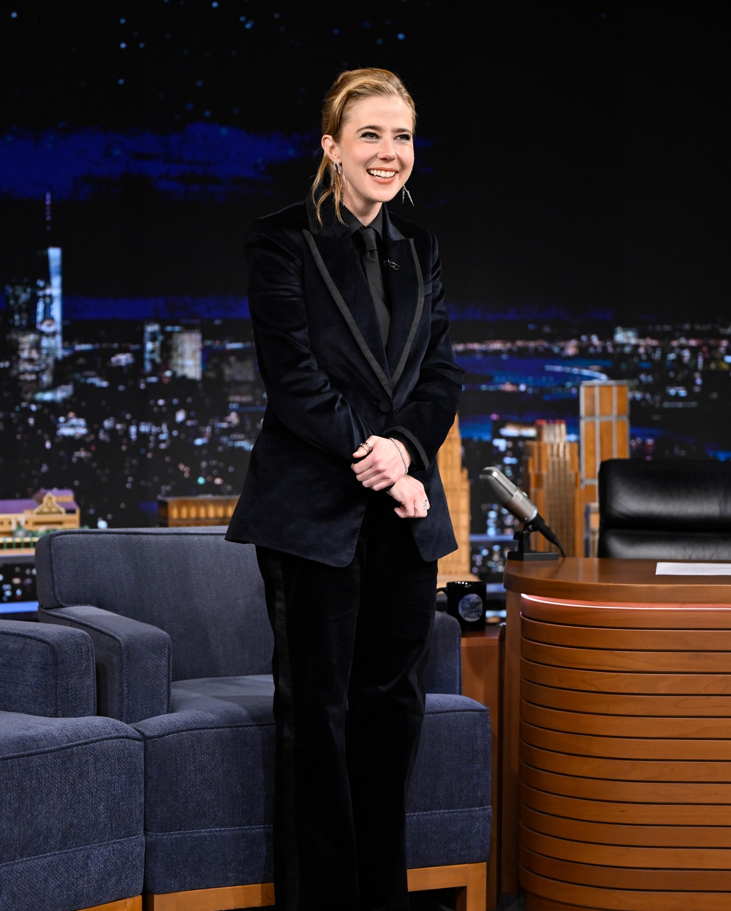 Taylor Dearden — whose height is 5′ 5″ (1.65 m) — at 'The Tonight Show Starring Jimmy Fallon'